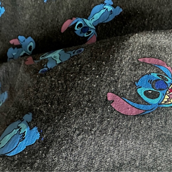🌺DISNEY STITCH Tshirt - Small - Picture 7 of 12